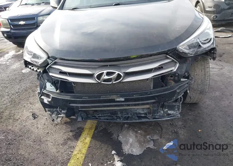 2017 Hyundai Santa Fe Sport 2.4L z USA, uszkodzony, nr VIN 5NMZU3LB9HH050837